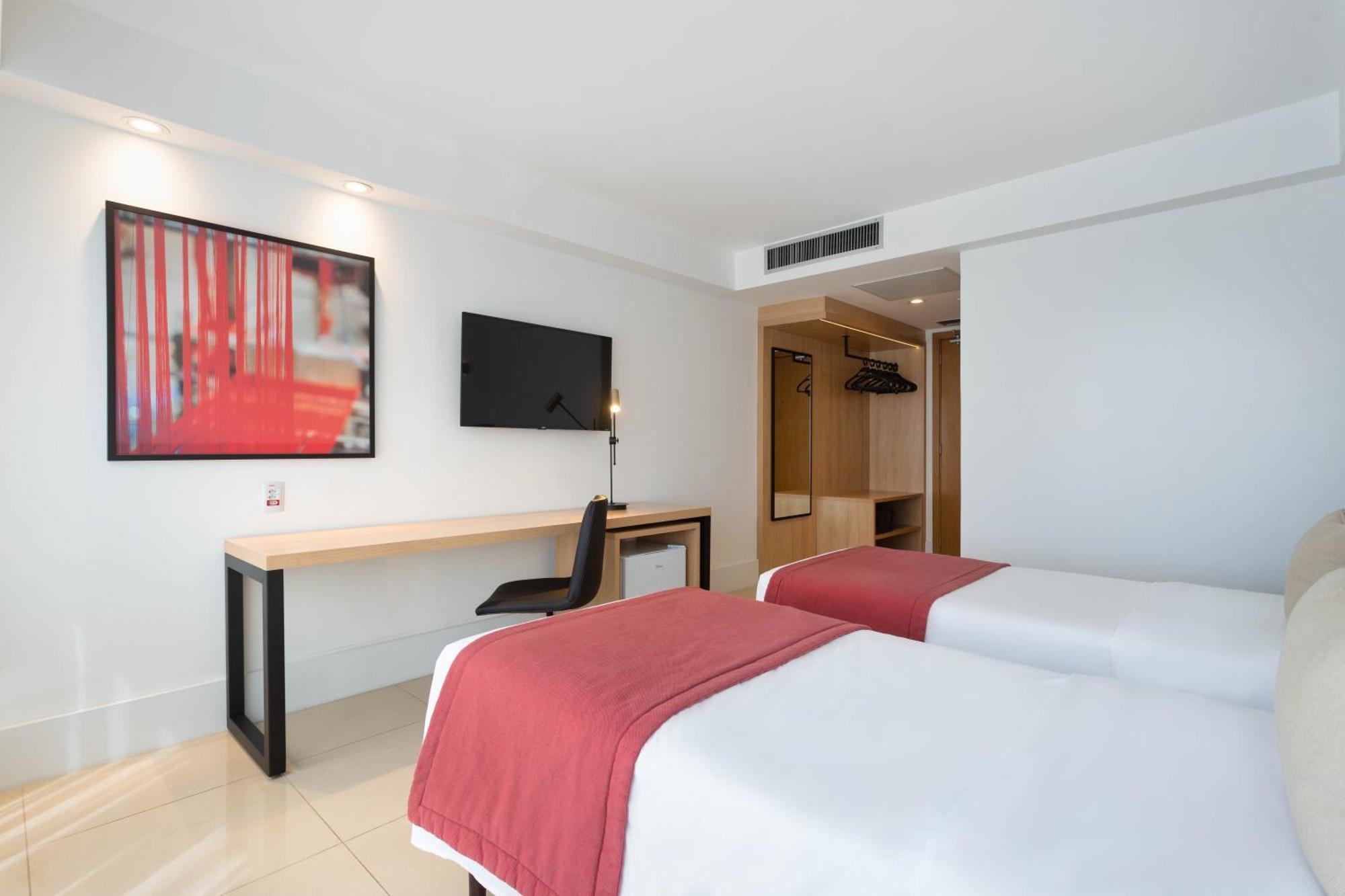 Hotel Ramada By Wyndham Brasilia Alvorada Exterior foto